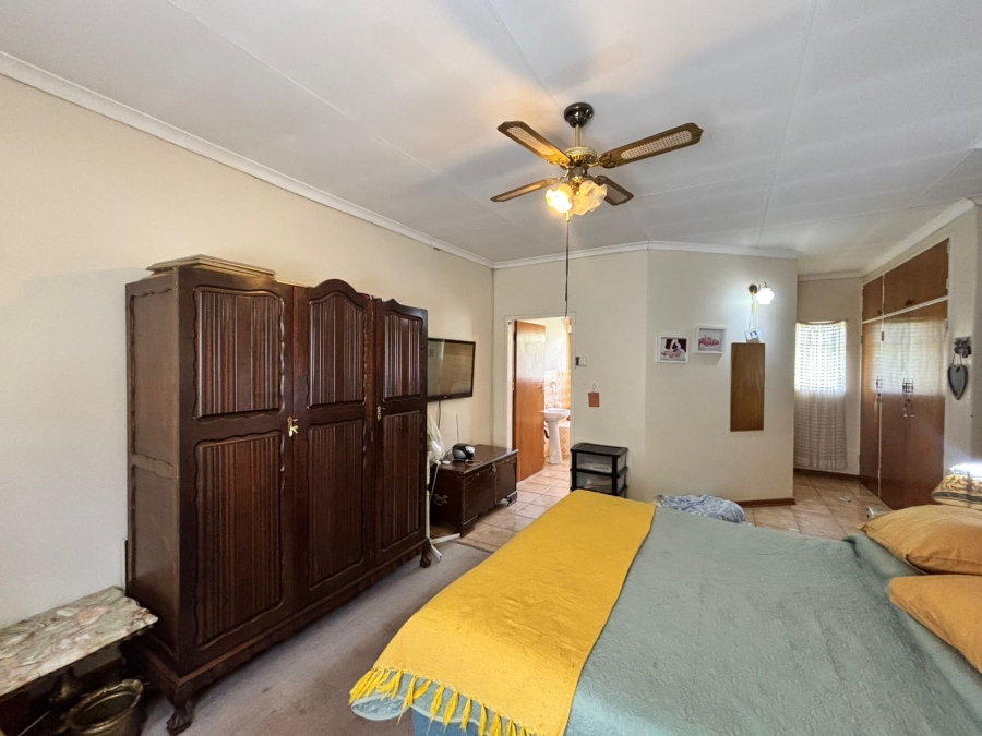 4 Bedroom Property for Sale in Flamwood North West